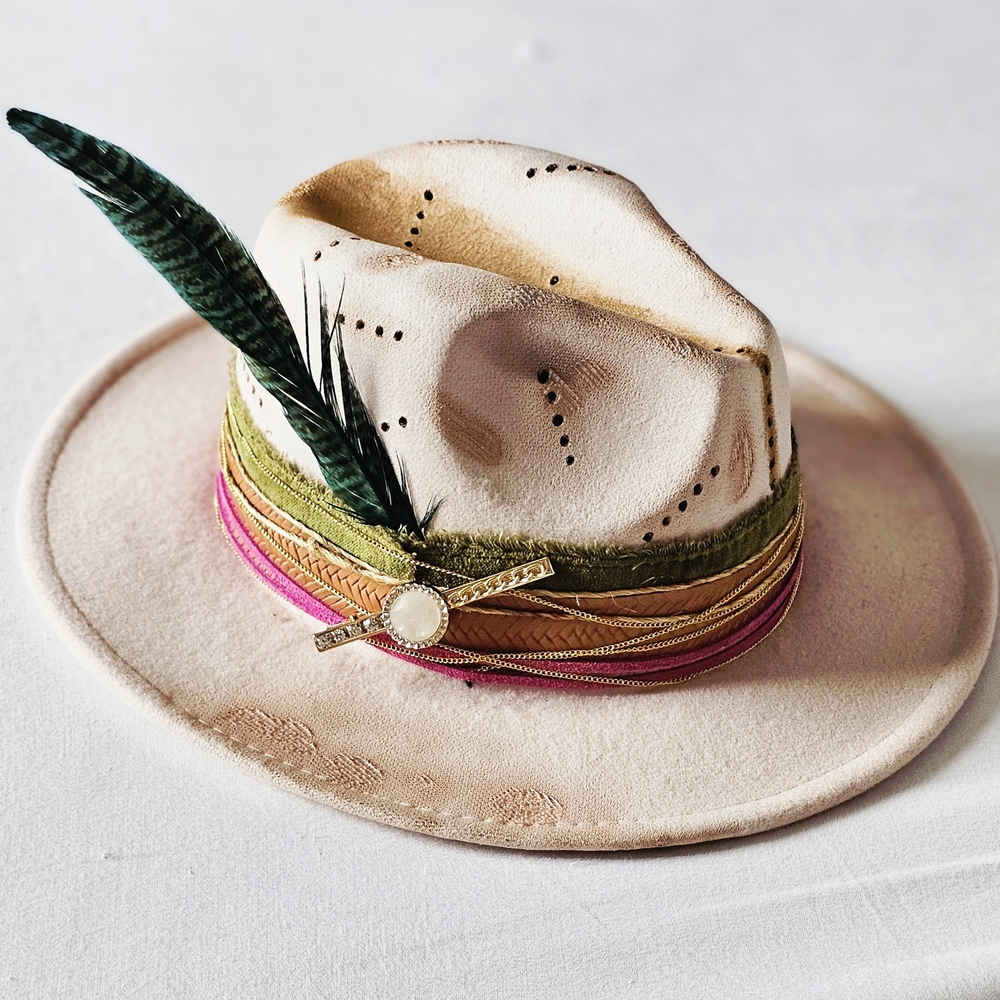 🚫SOLD🚫 Beige Fedora Hat Burned w/ Feather & Layered Trim